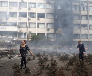 ukraine-mariupol-women